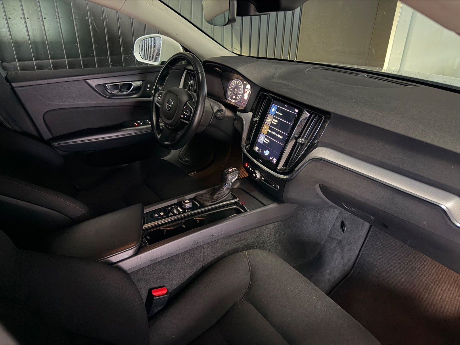 Hvid Volvo V60 fra 2019