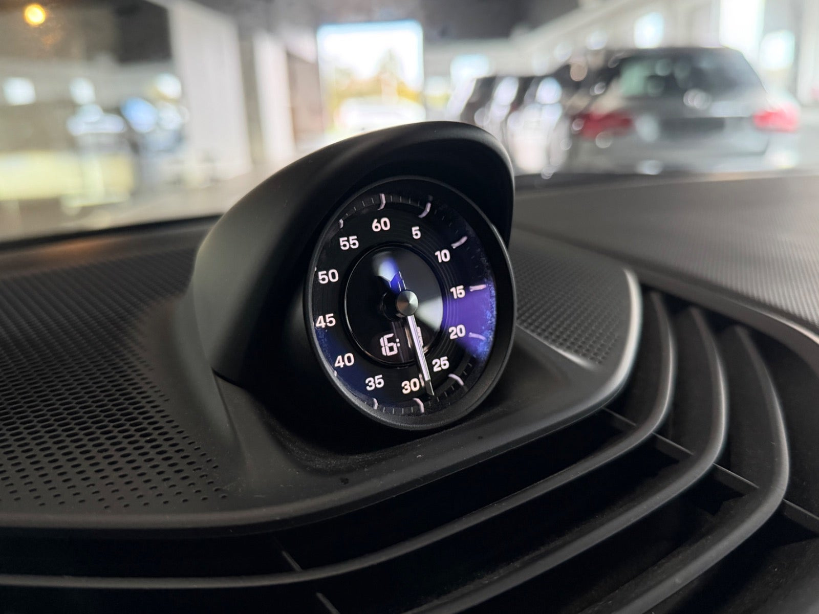 Sort Porsche Taycan fra 2022