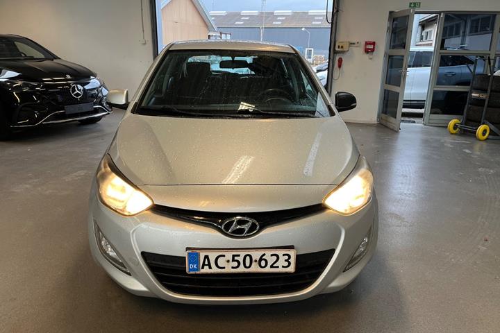 Sort Hyundai i20 fra 2013