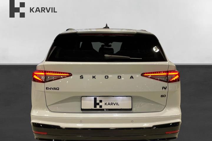Hvid Skoda Enyaq fra 2022