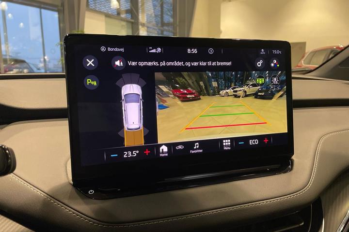 Hvid Skoda Enyaq fra 2022