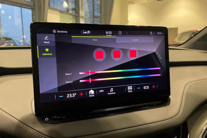 Hvid Skoda Enyaq fra 2022