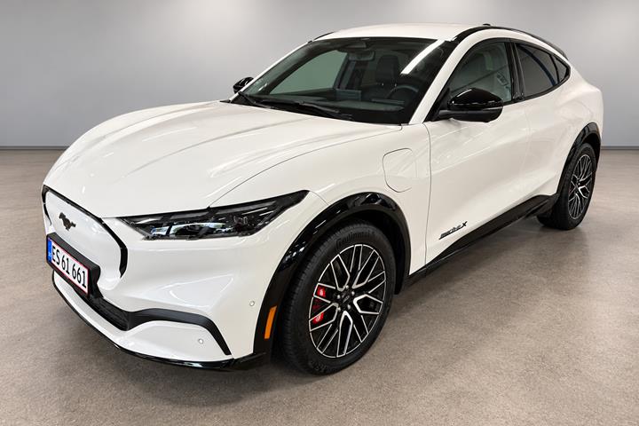 Hvid Ford Mustang Mach-E fra 2025