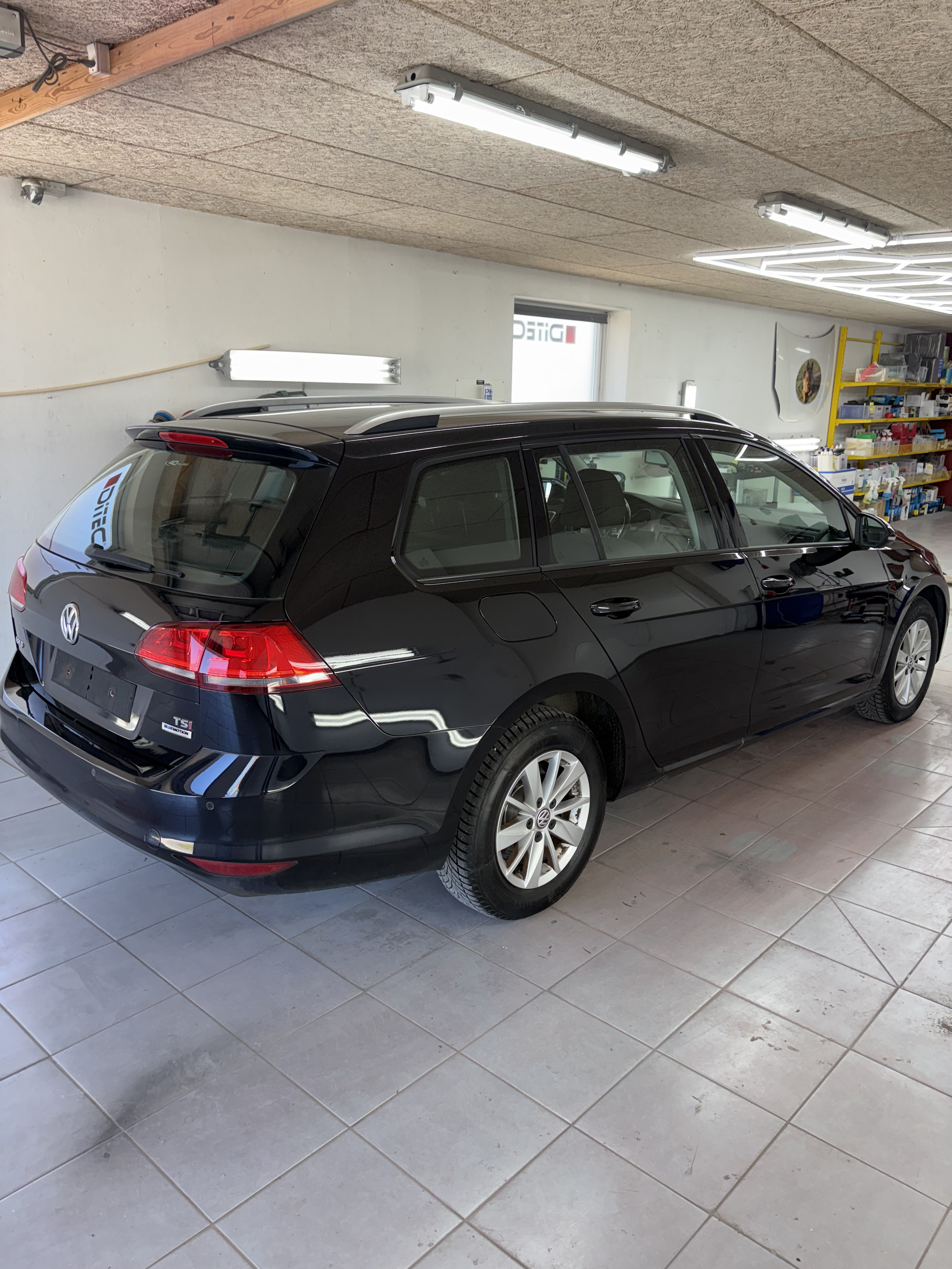 VW Golf VII 1,4 TSI BMT 122 HK VARIANT