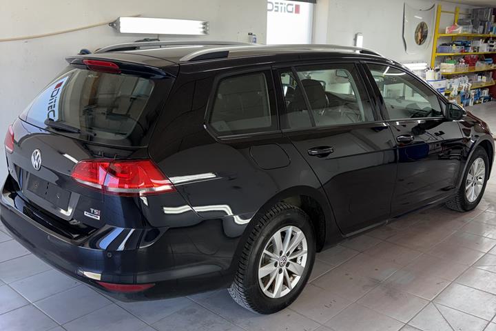 Sort VW Golf VII fra 2014