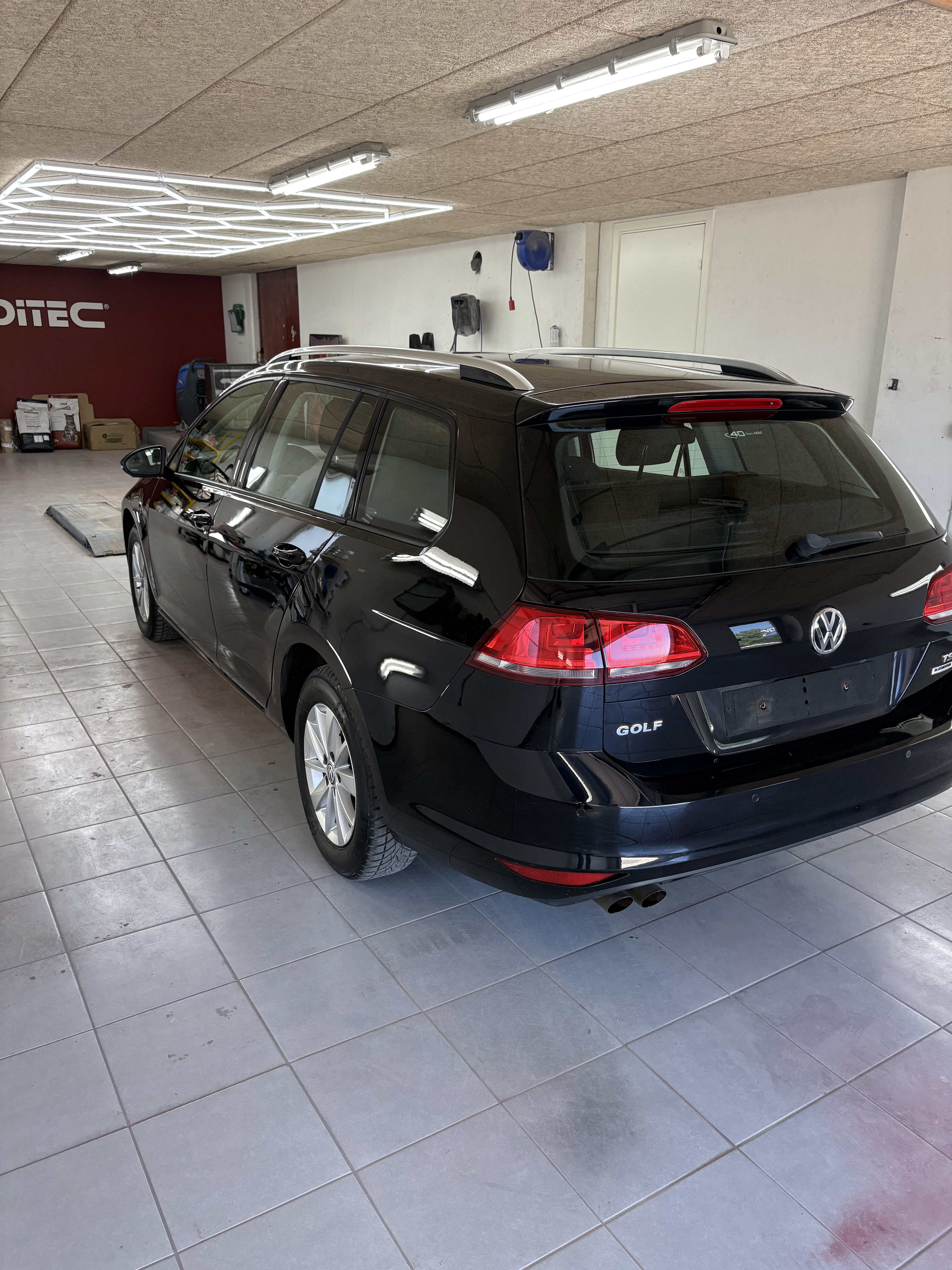 Sort VW Golf VII fra 2014