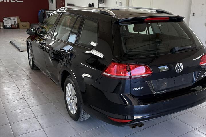 Sort VW Golf VII fra 2014