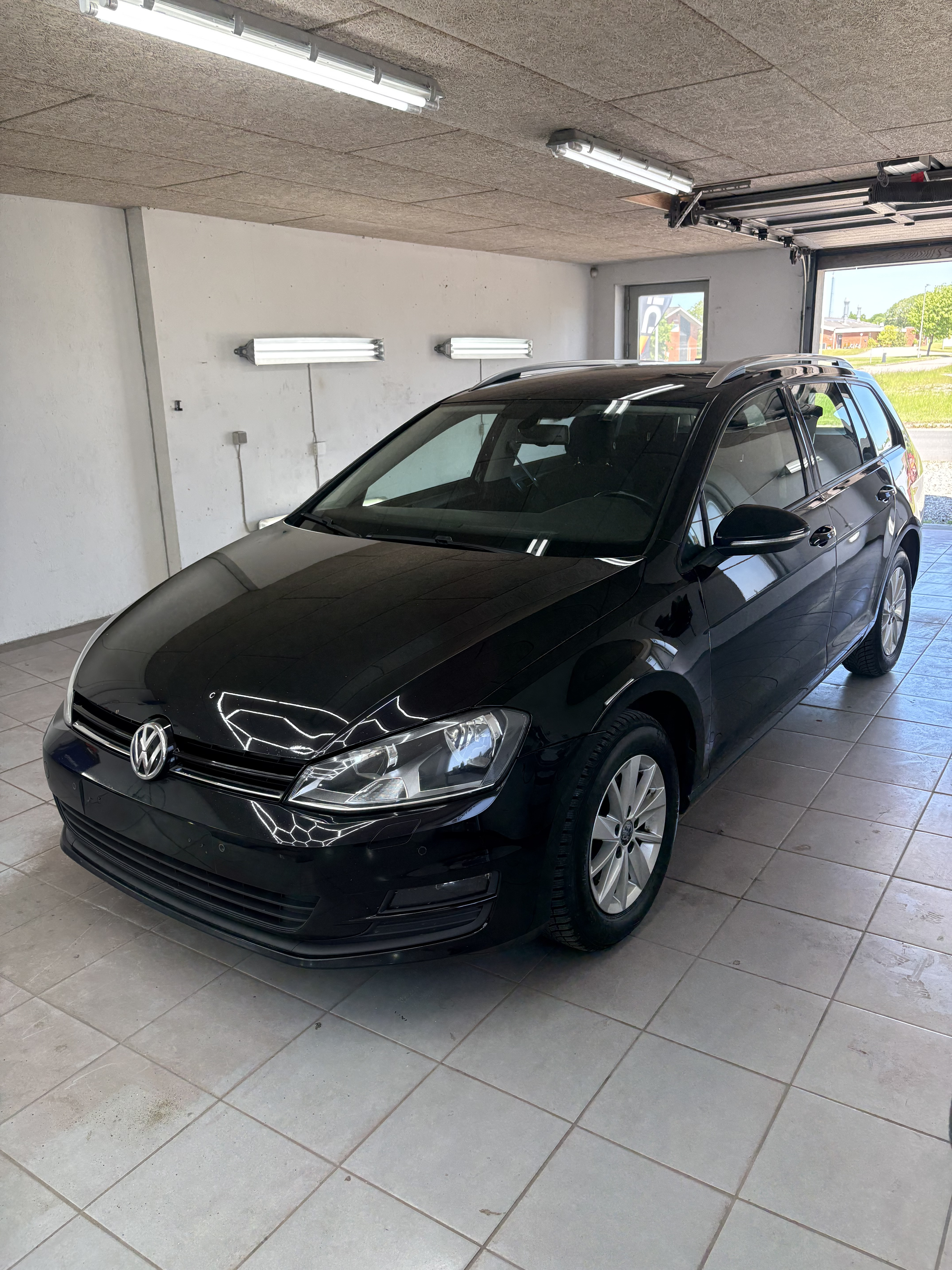 Sort VW Golf VII fra 2014