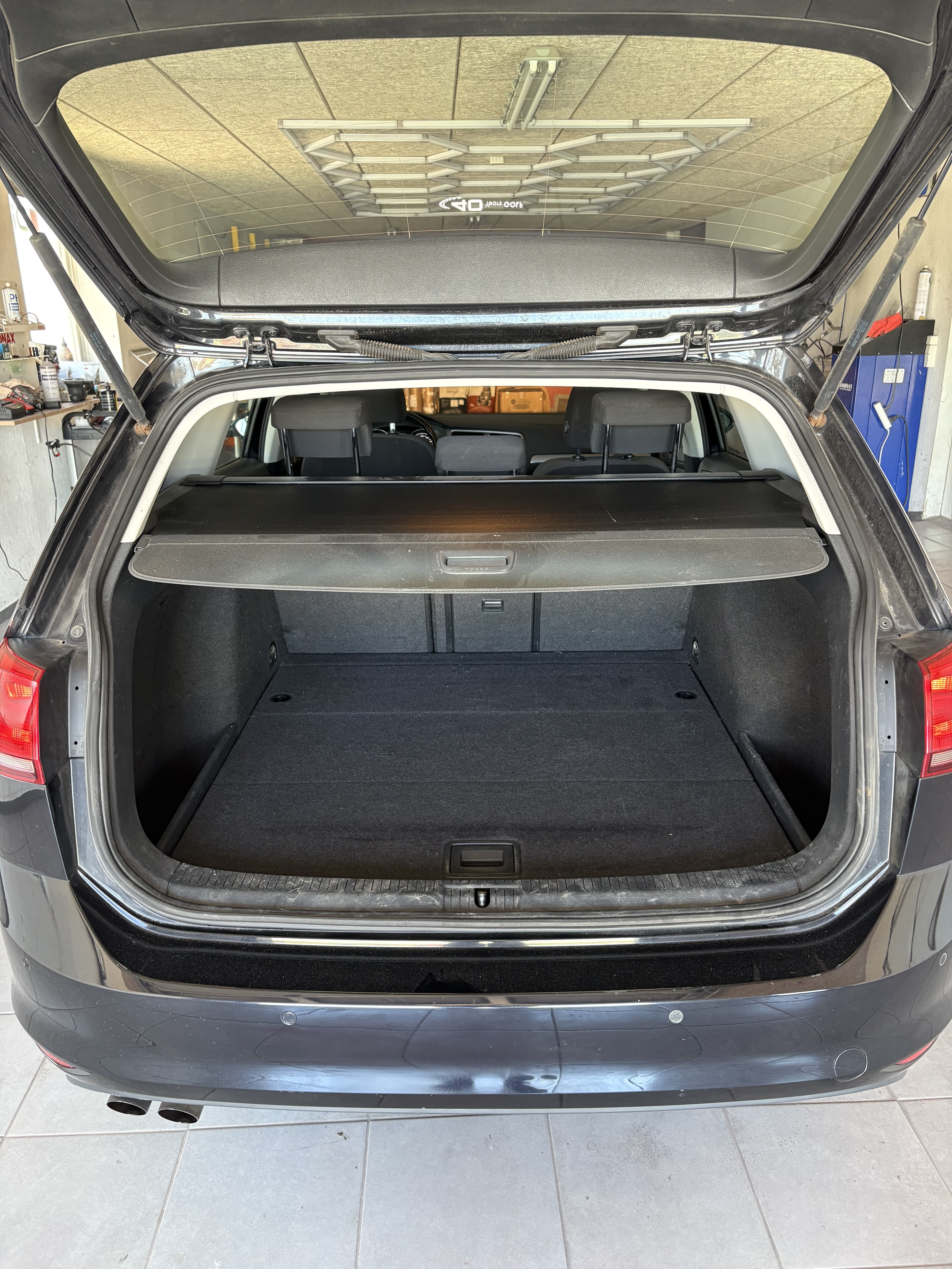 Sort VW Golf VII fra 2014