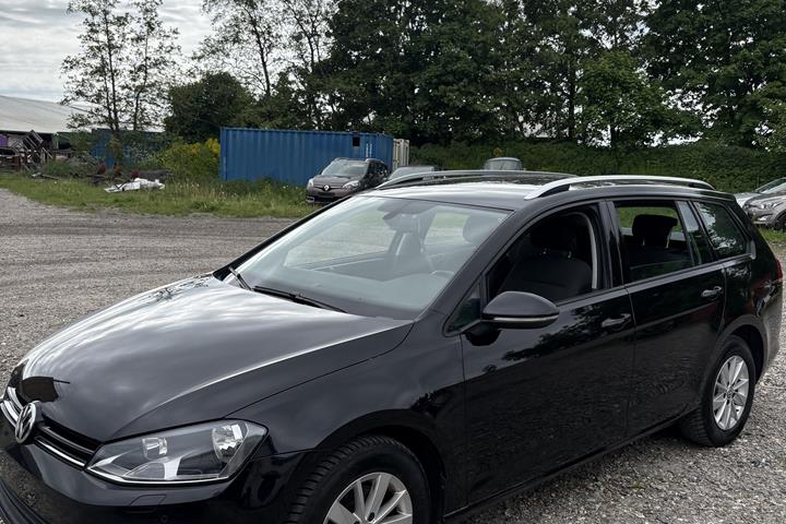 Sort VW Golf VII fra 2014