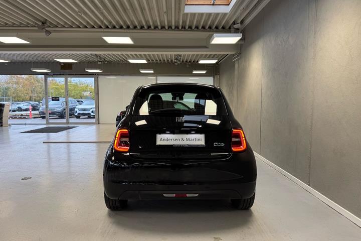 Sort Fiat 500e fra 2023
