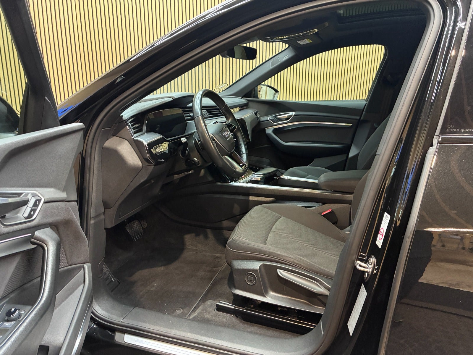 Sort Audi Q8 e-tron fra 2024