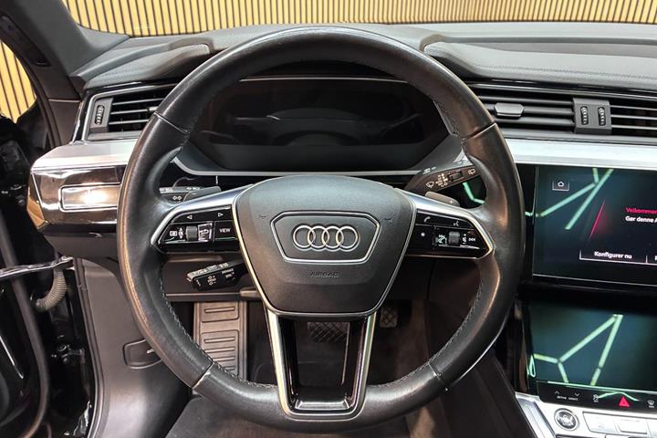 Sort Audi Q8 e-tron fra 2024