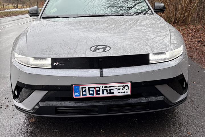 Grå Hyundai Ioniq 5 fra 2026