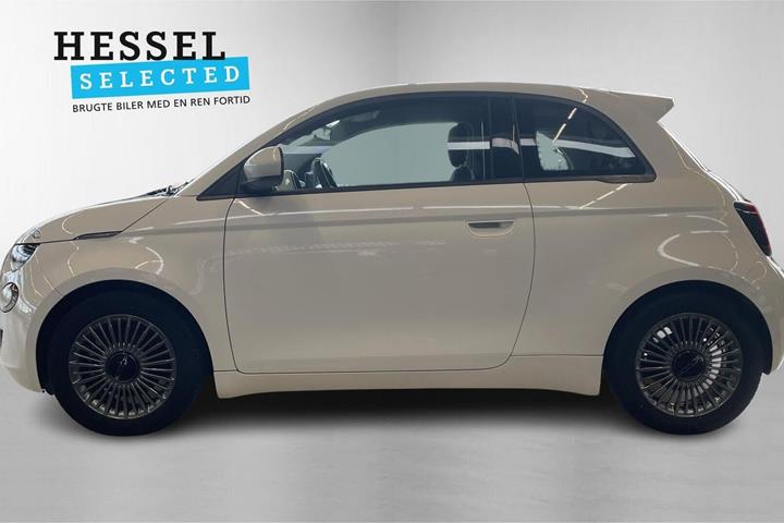 Hvid Fiat 500e fra 2022