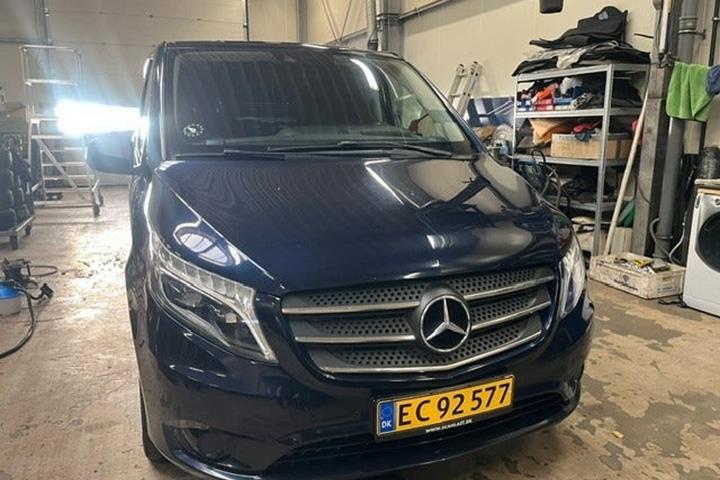 Blå Mercedes Vito 116 fra 2020