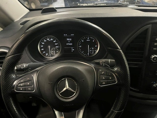Blå Mercedes Vito 116 fra 2020