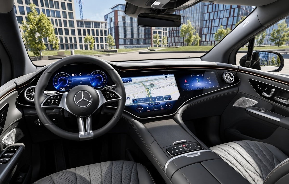 Grå Mercedes EQE500 SUV fra 2025