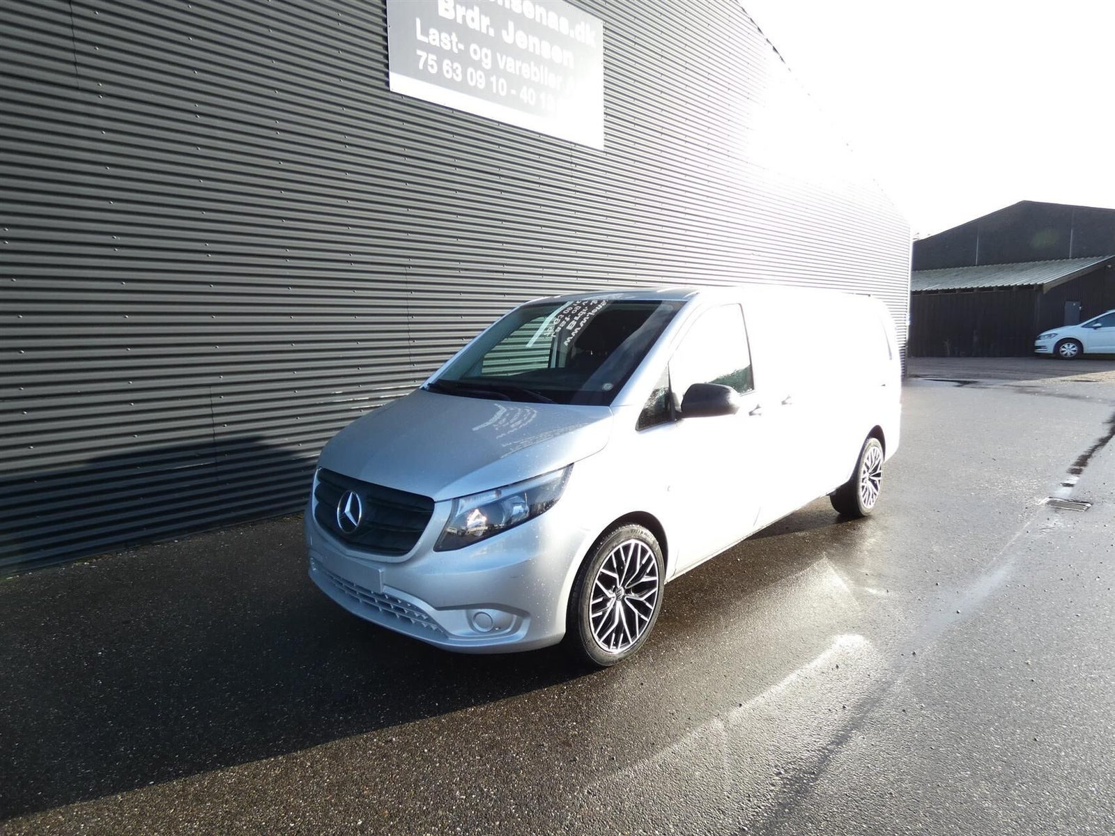 Sølv Mercedes Vito 114 fra 2021