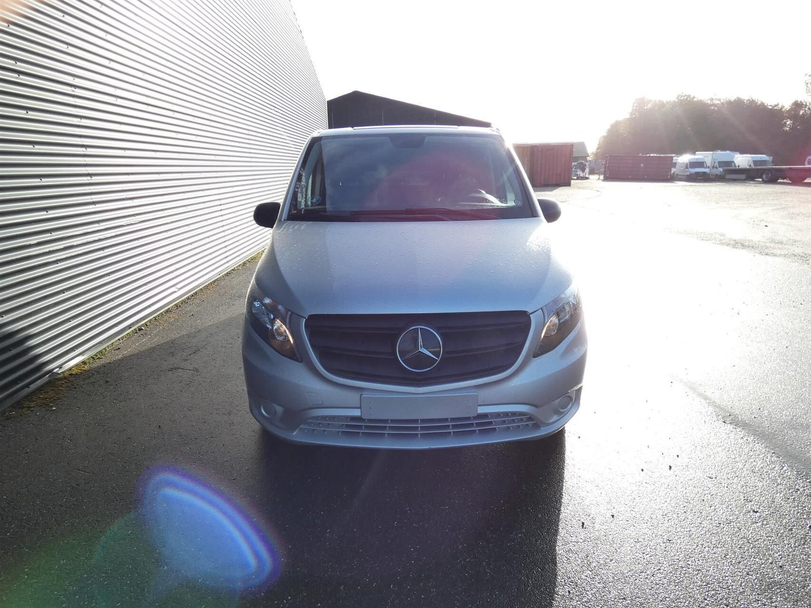 Sølv Mercedes Vito 114 fra 2021