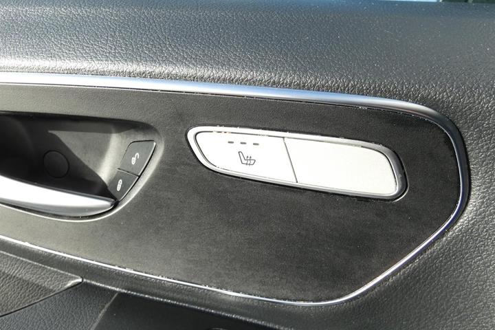 Sølv Mercedes Vito 114 fra 2021