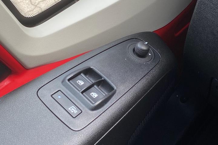 Rød Fiat Ducato fra 2020