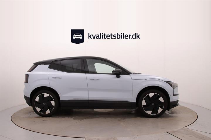 Blå Volvo EX30 fra 2024