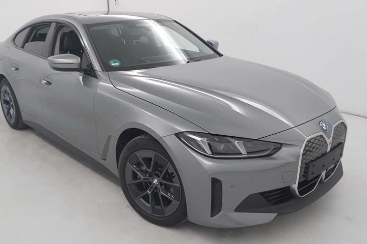 Grå BMW i4 fra 2024