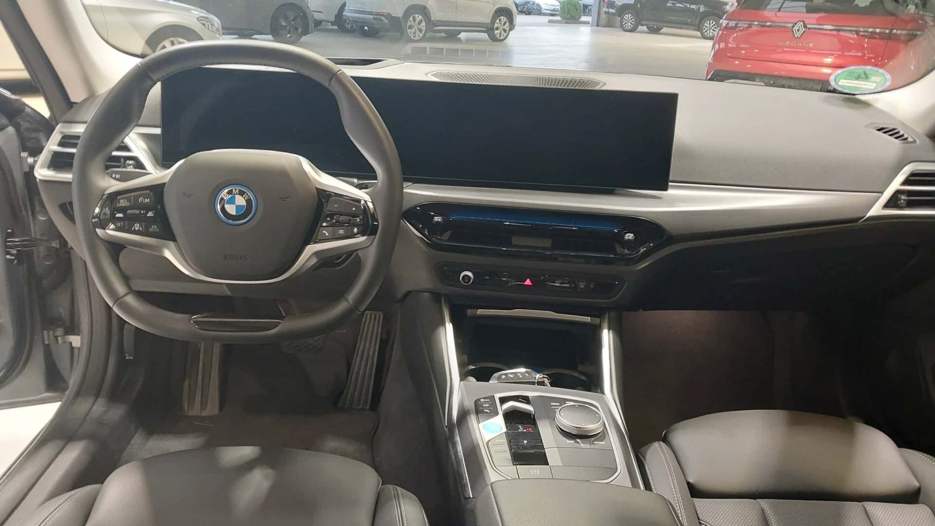 Grå BMW i4 fra 2024