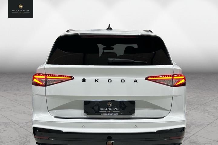 Hvid Skoda Enyaq fra 2023
