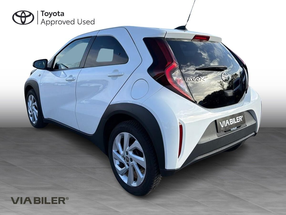 Hvid Toyota Aygo X fra 2022