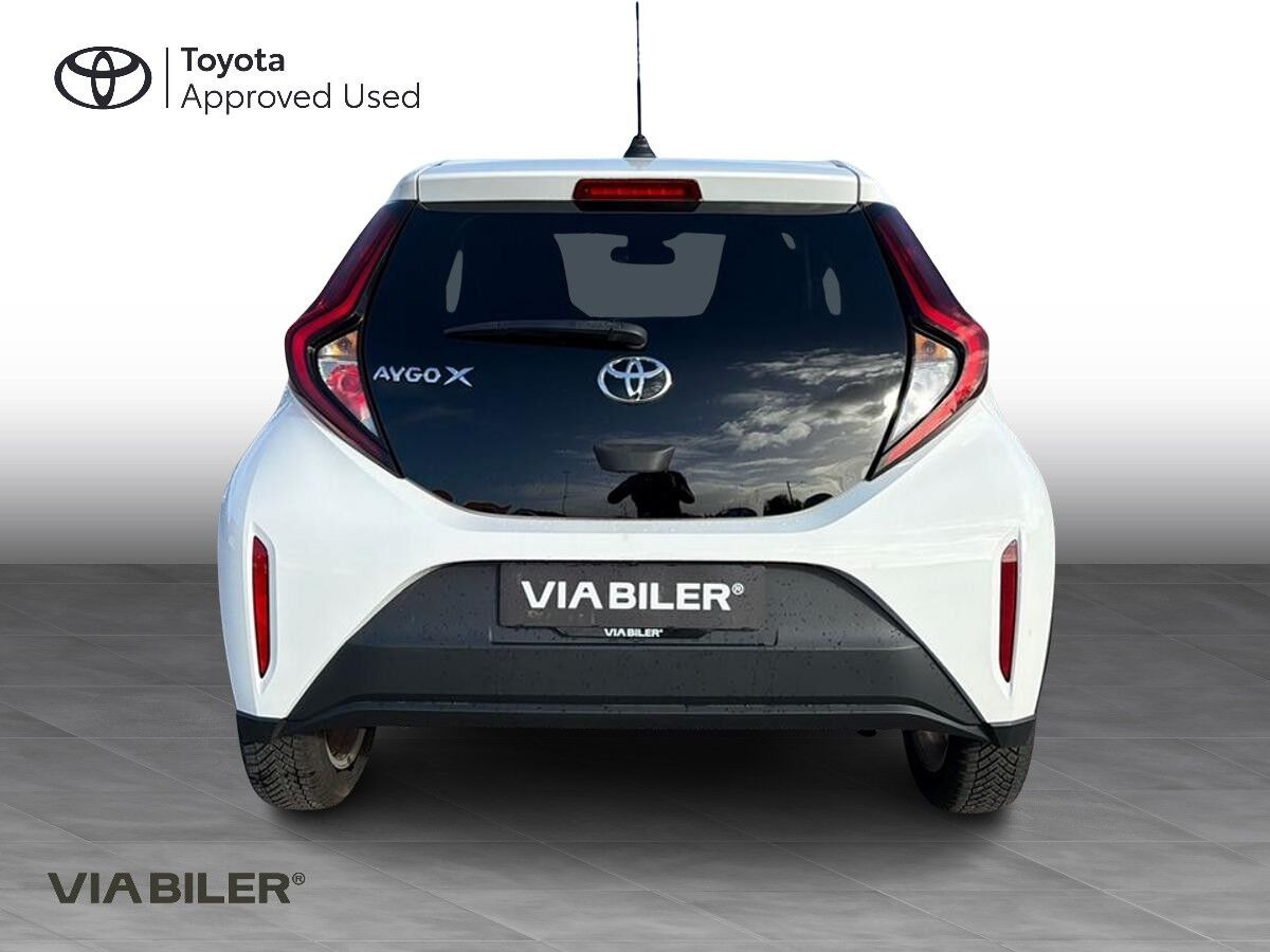 Hvid Toyota Aygo X fra 2022
