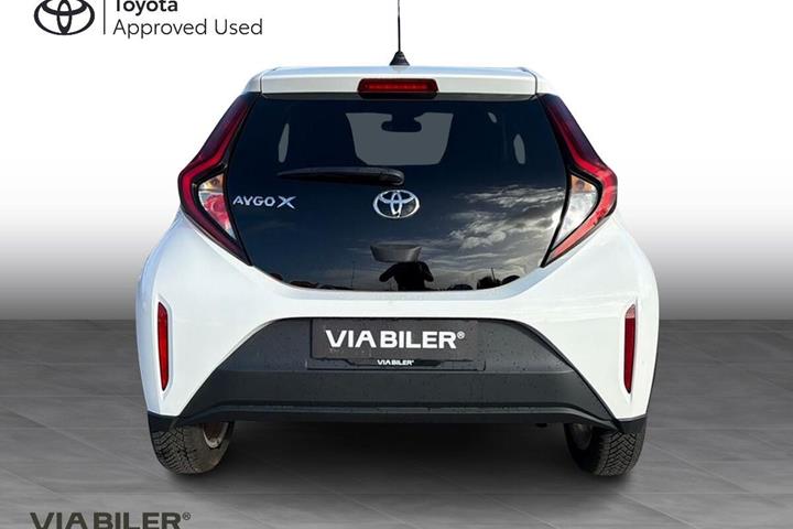Hvid Toyota Aygo X fra 2022