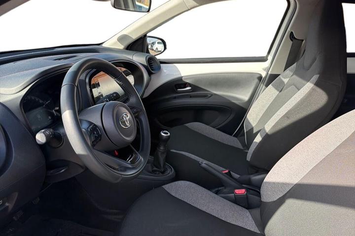 Hvid Toyota Aygo X fra 2022