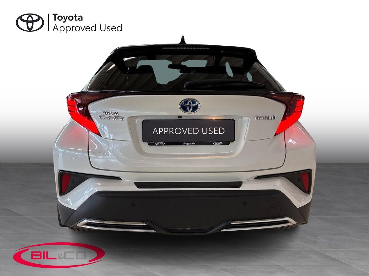 Hvid Toyota C-HR fra 2020