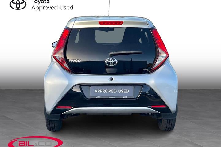 Sølv Toyota Aygo fra 2020