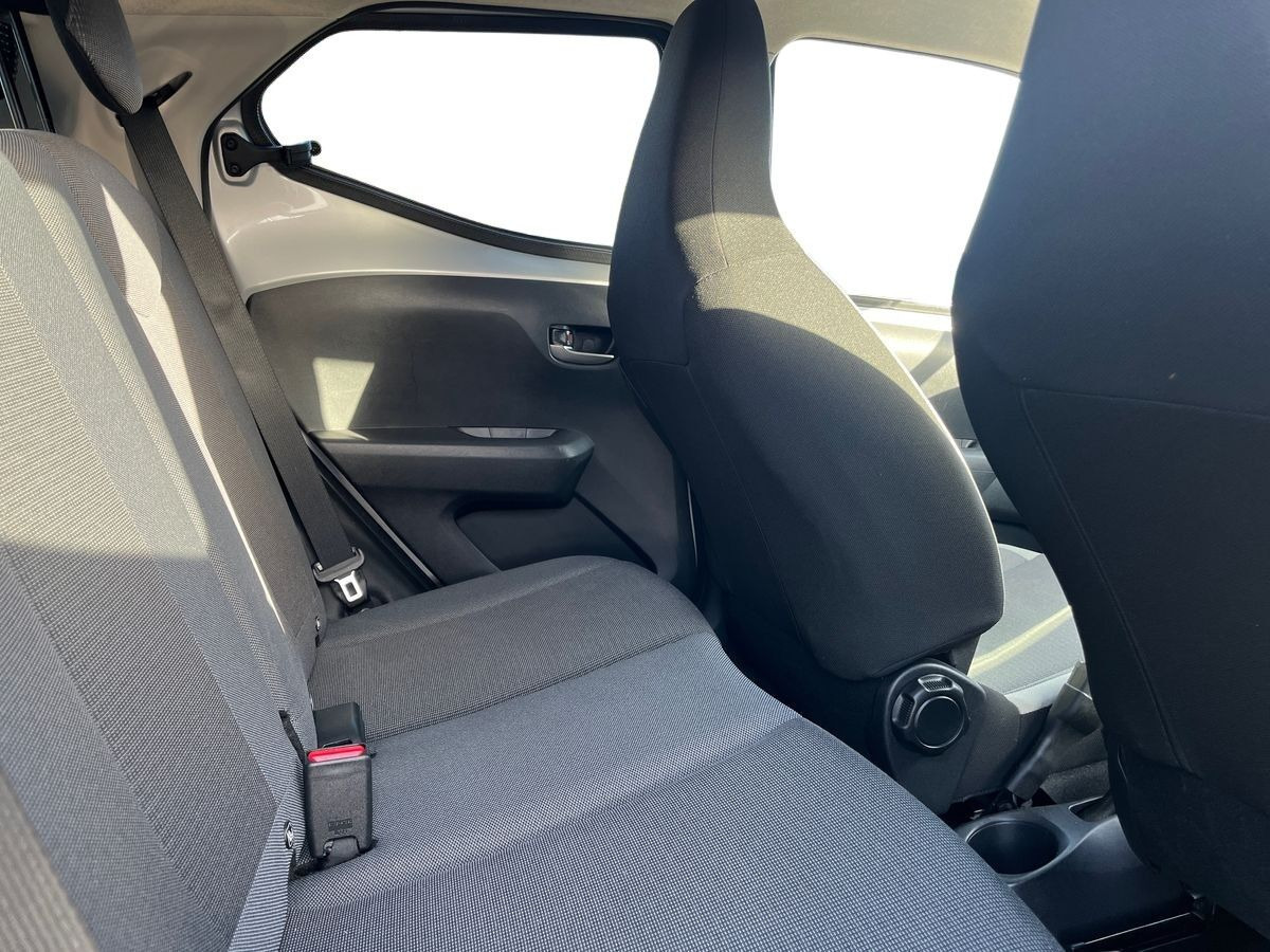 Sølv Toyota Aygo fra 2020