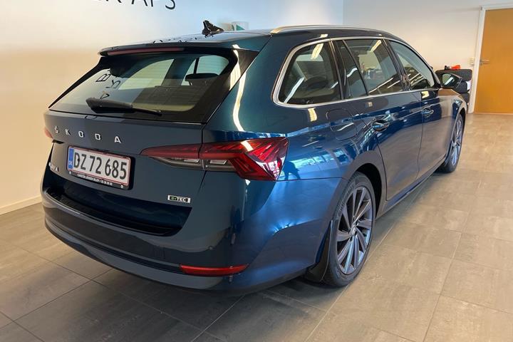 Blå Skoda Octavia fra 2024
