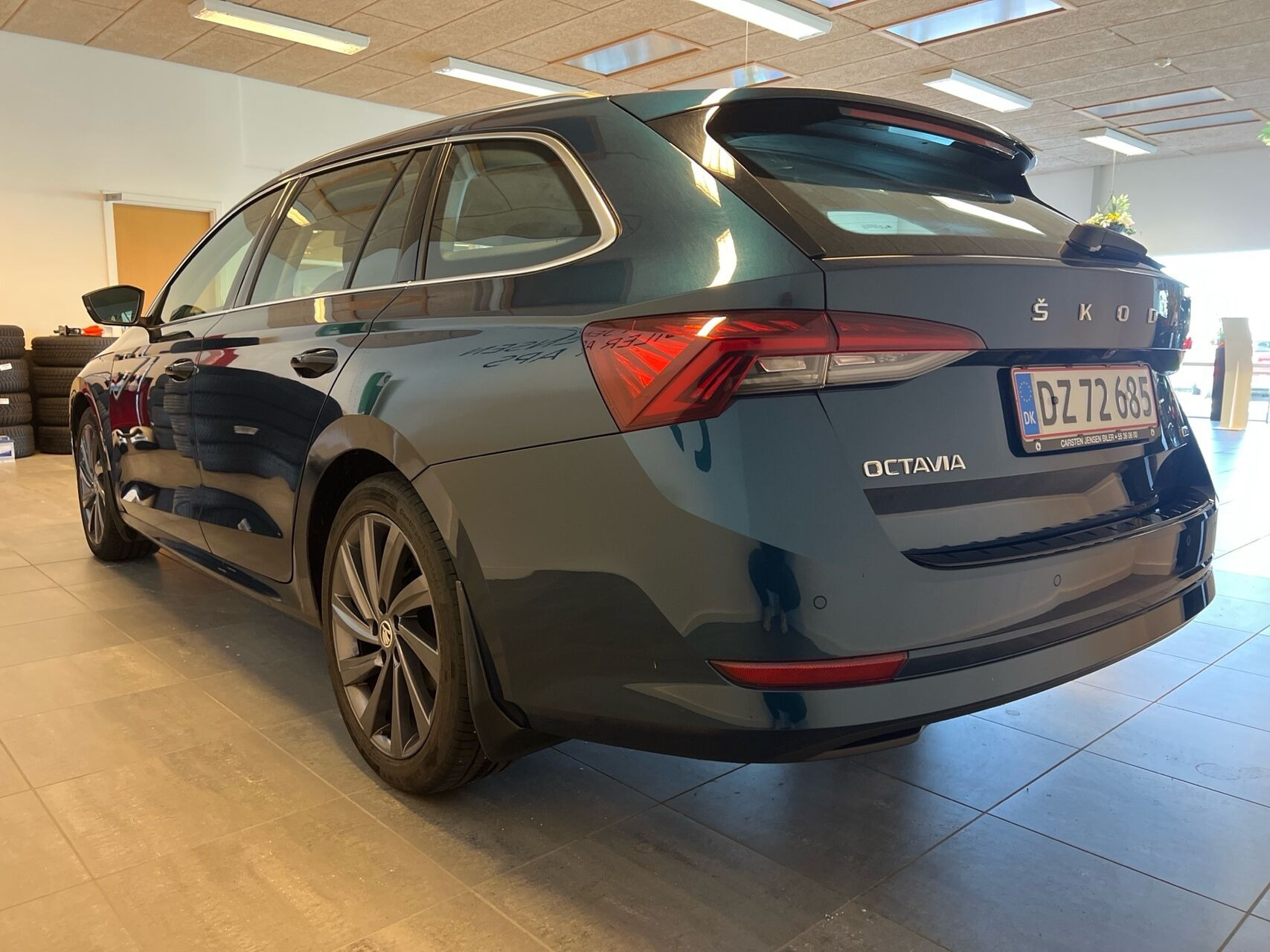 Blå Skoda Octavia fra 2024