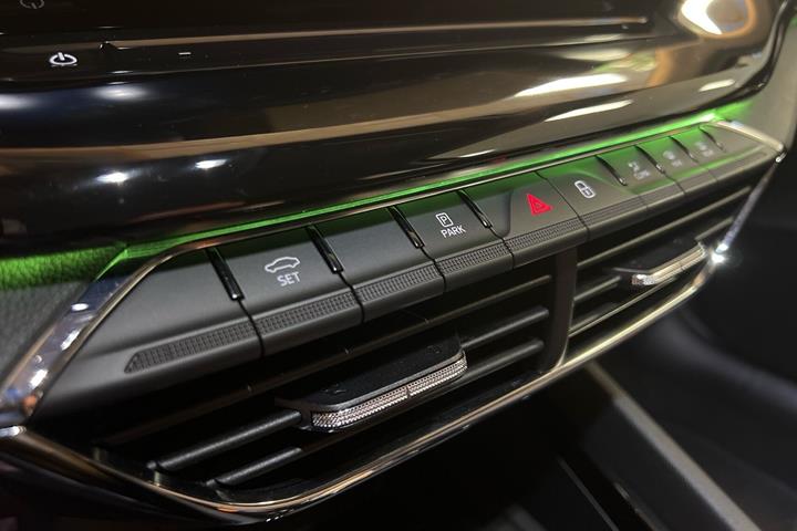 Blå Skoda Octavia fra 2024