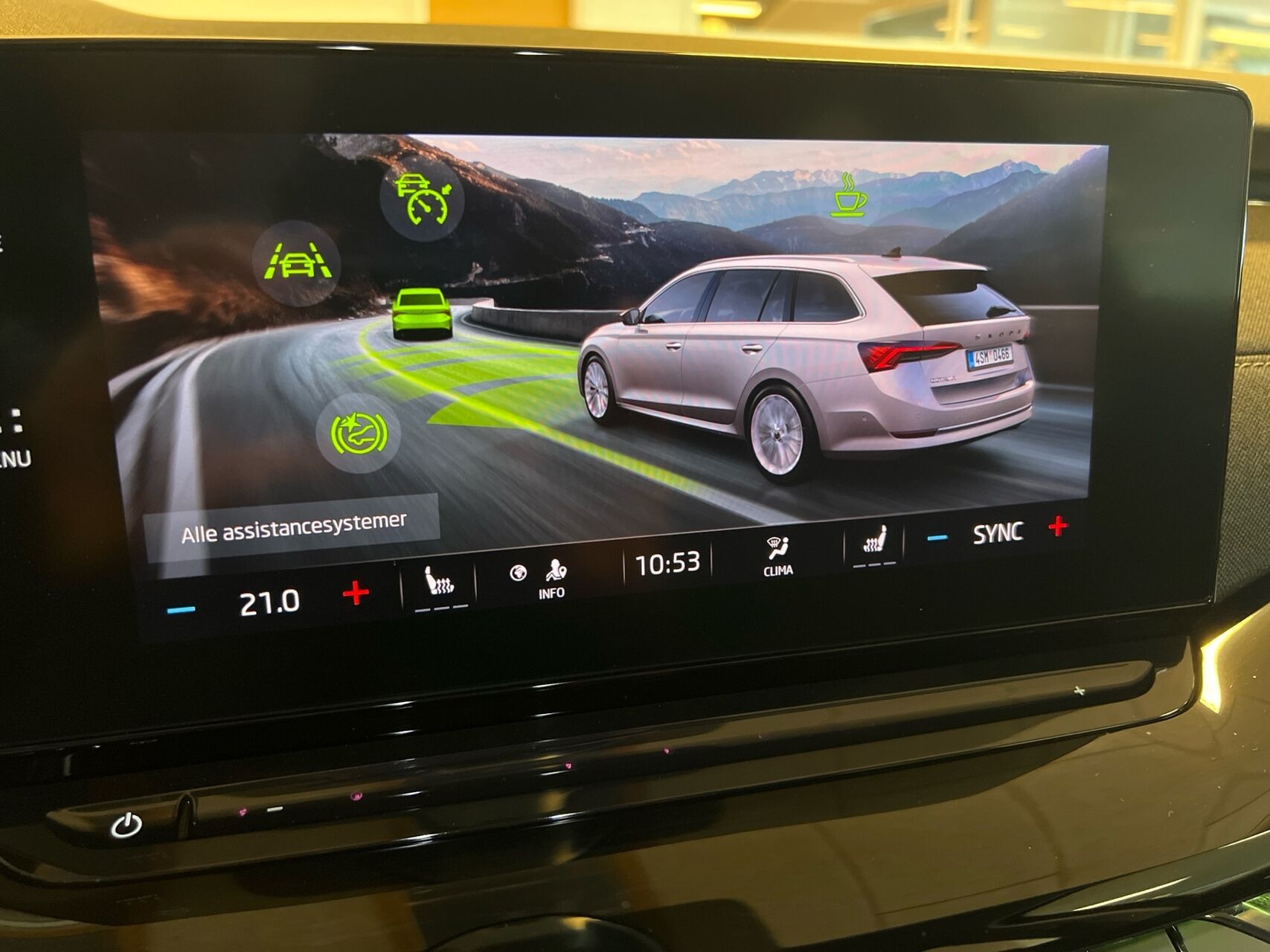 Blå Skoda Octavia fra 2024
