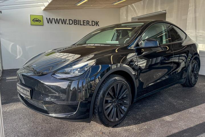 Sort Tesla Model Y fra 2023