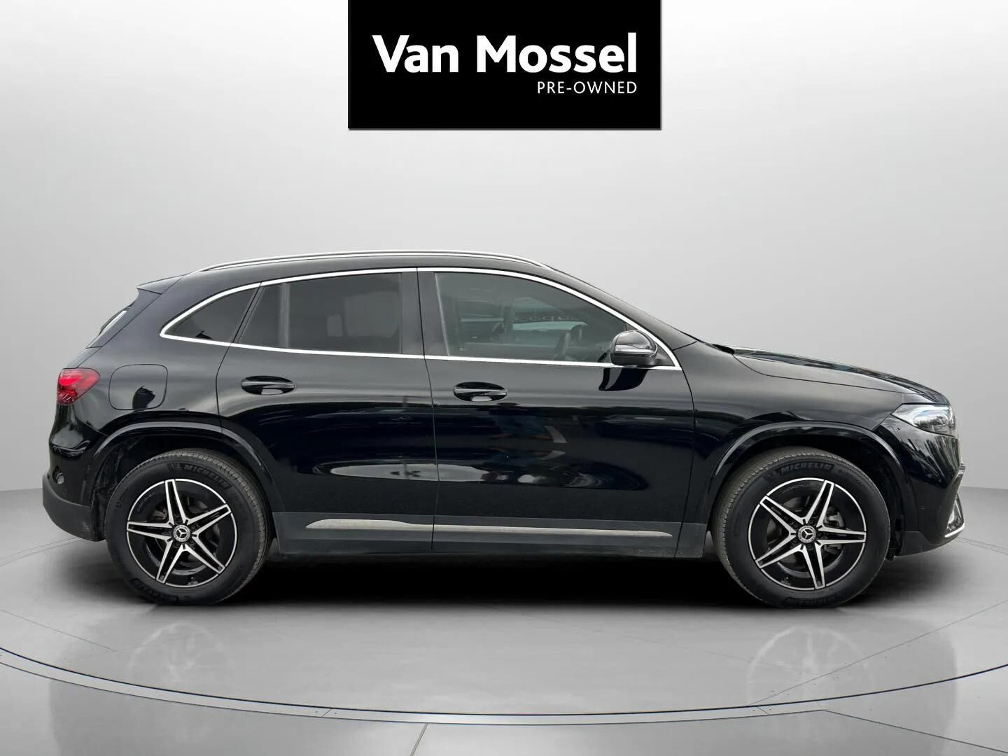 Sort Mercedes EQA250+ fra 2024