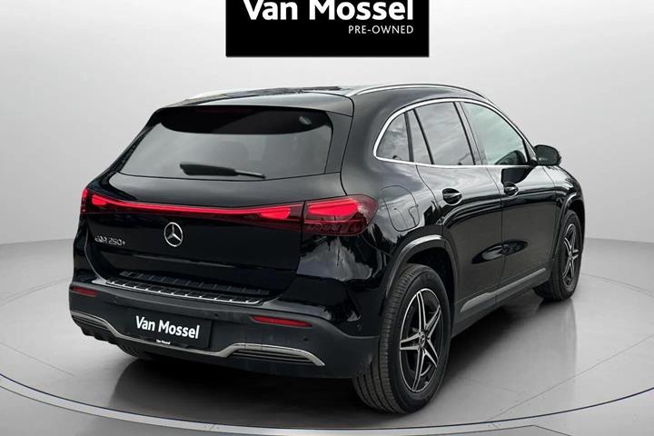 Sort Mercedes EQA250+ fra 2024