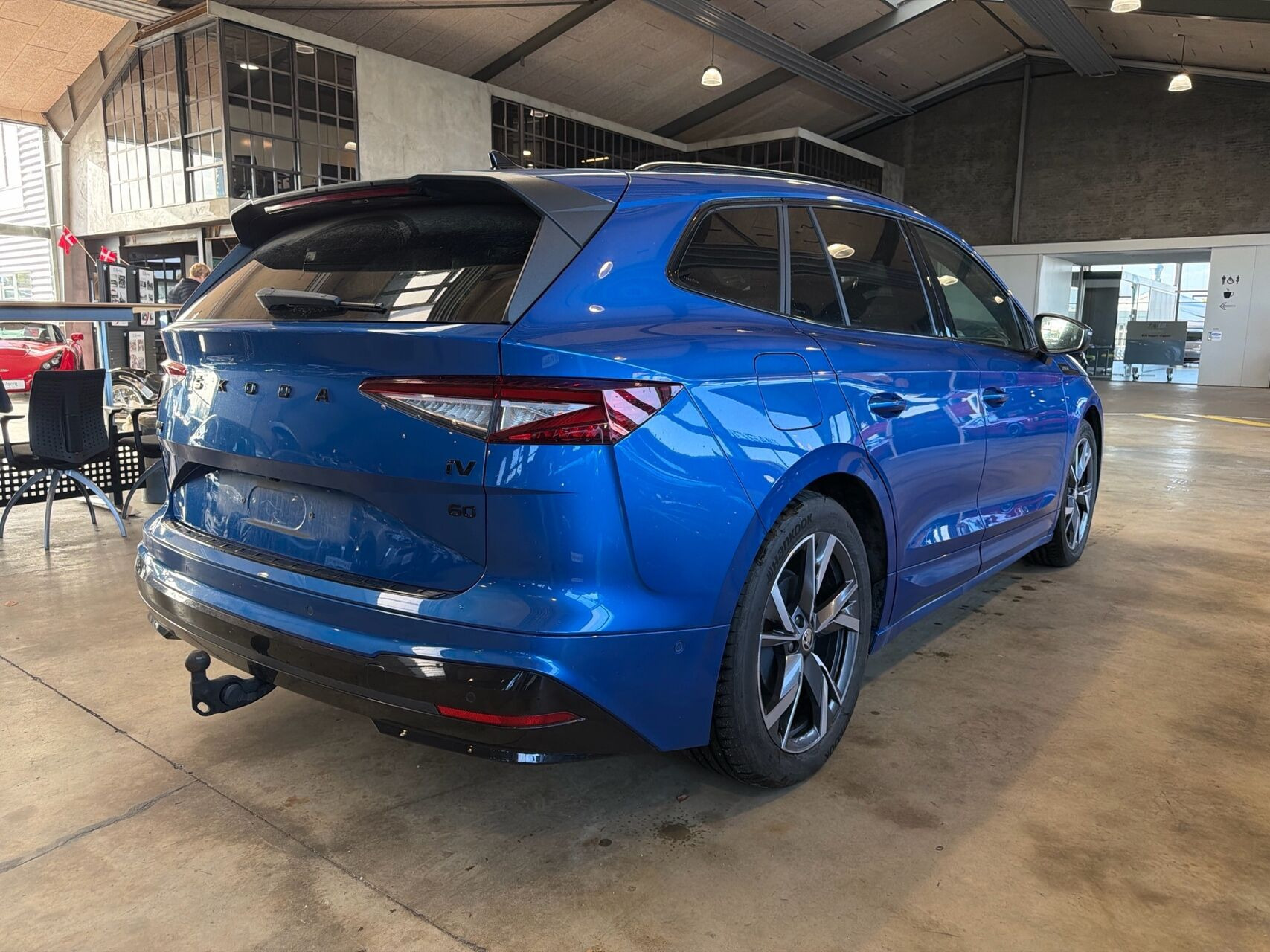 Blå Skoda Enyaq fra 2023