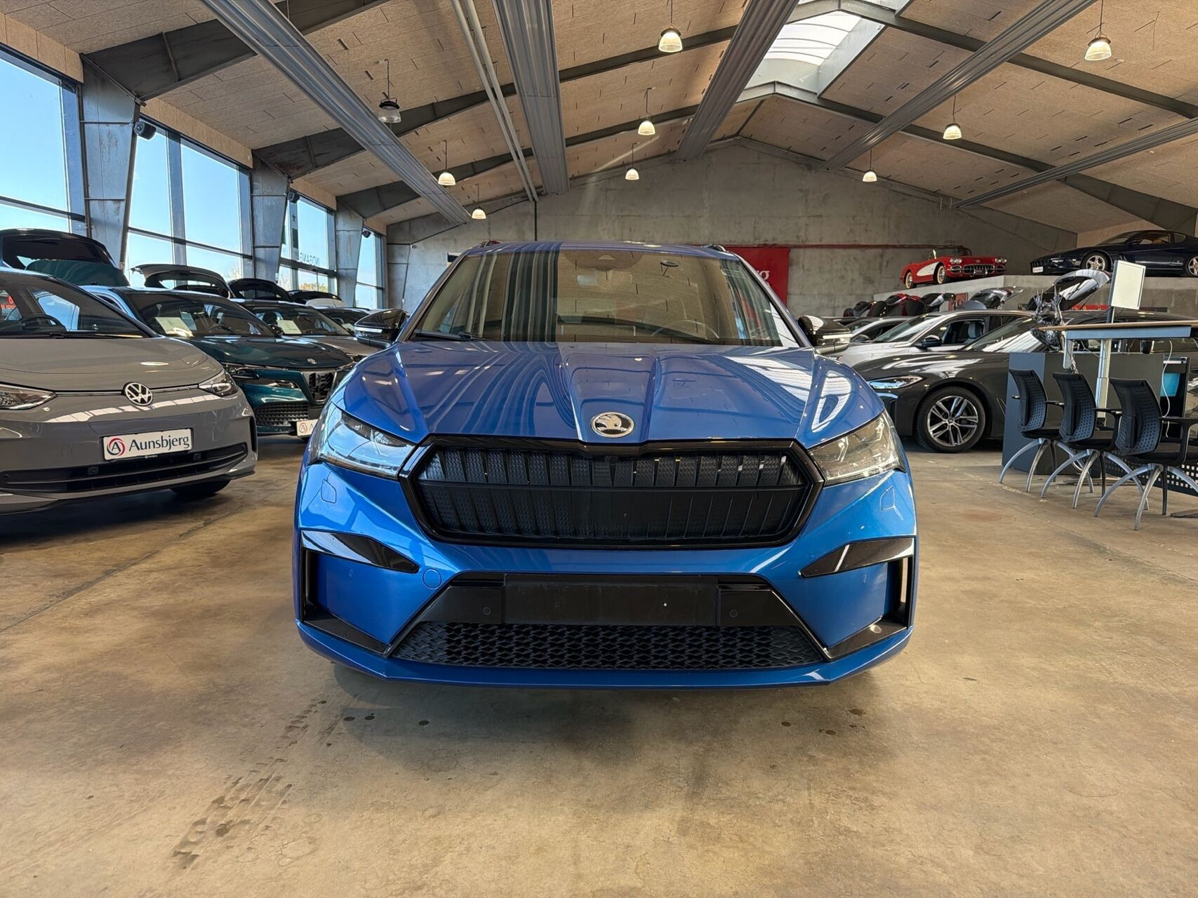 Blå Skoda Enyaq fra 2023