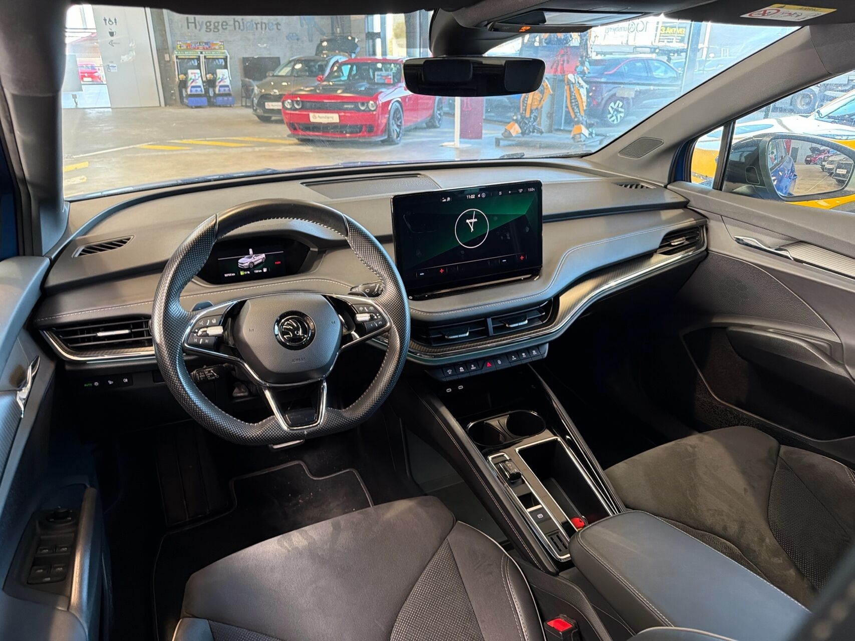 Blå Skoda Enyaq fra 2023