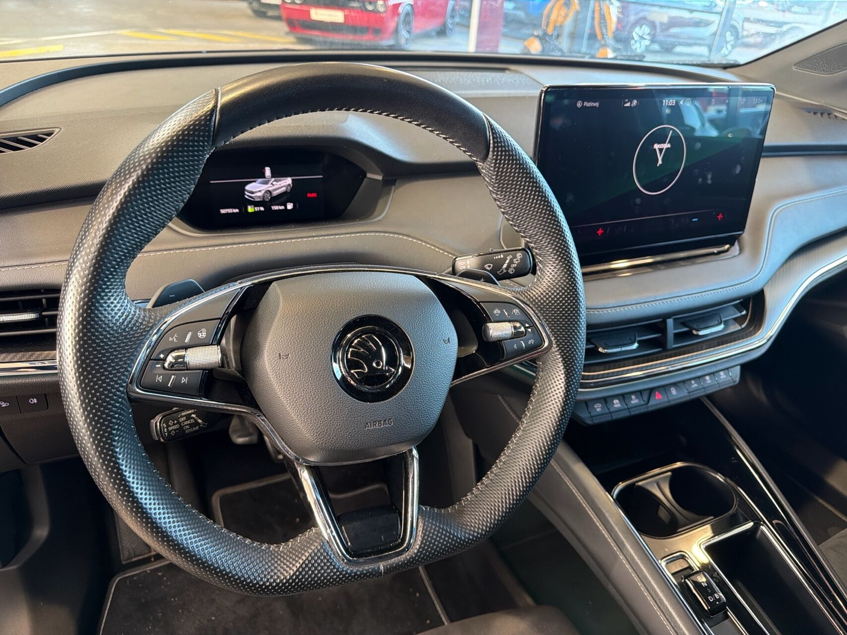Blå Skoda Enyaq fra 2023