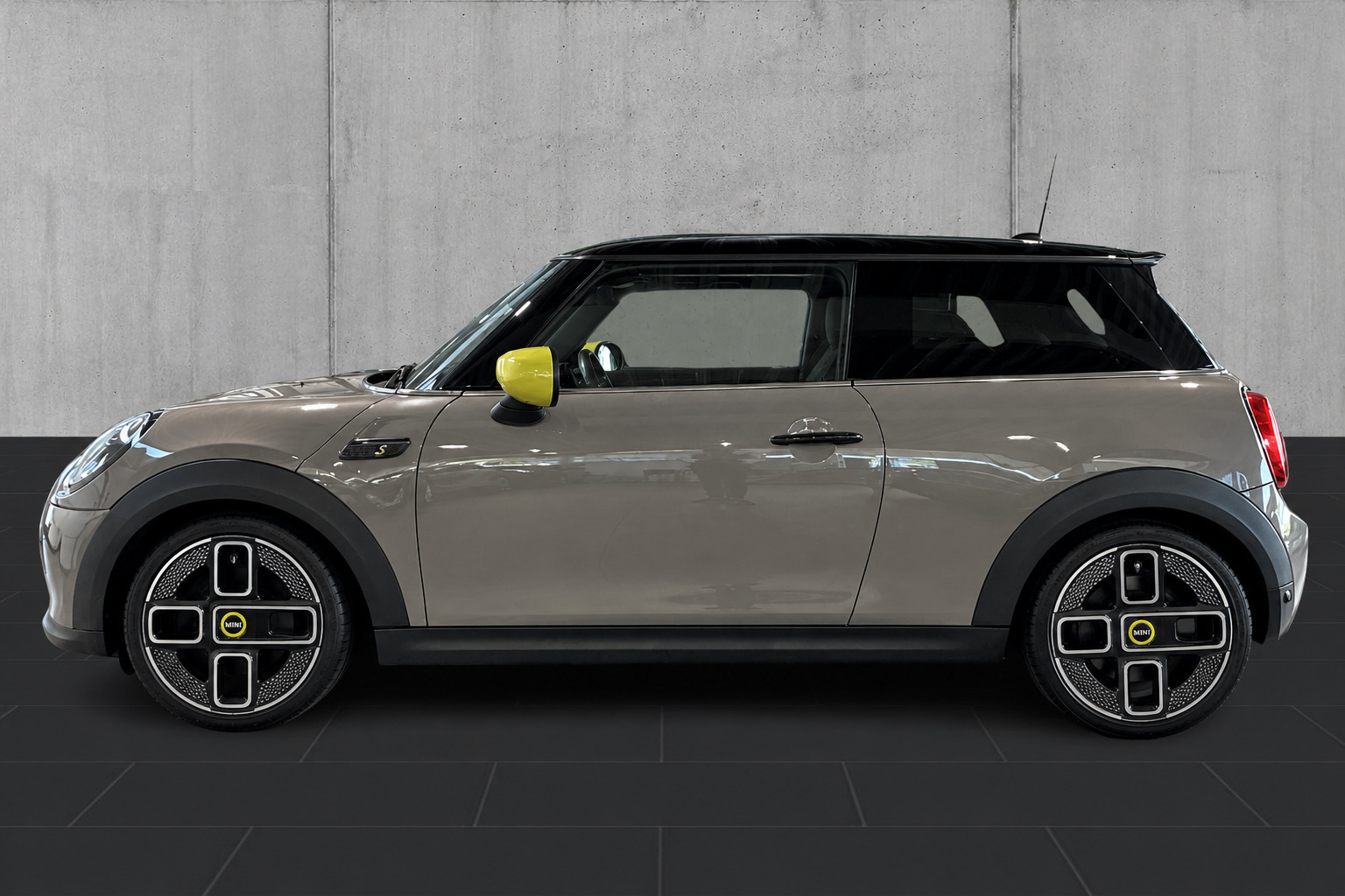 Grå Mini Cooper SE fra 2021