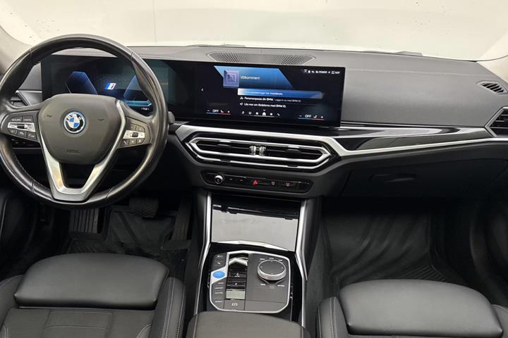 Hvid BMW i4 fra 2024